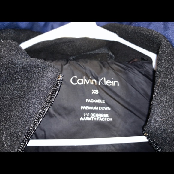 Calvin Klein navy puffer coat - Picture 11 of 15